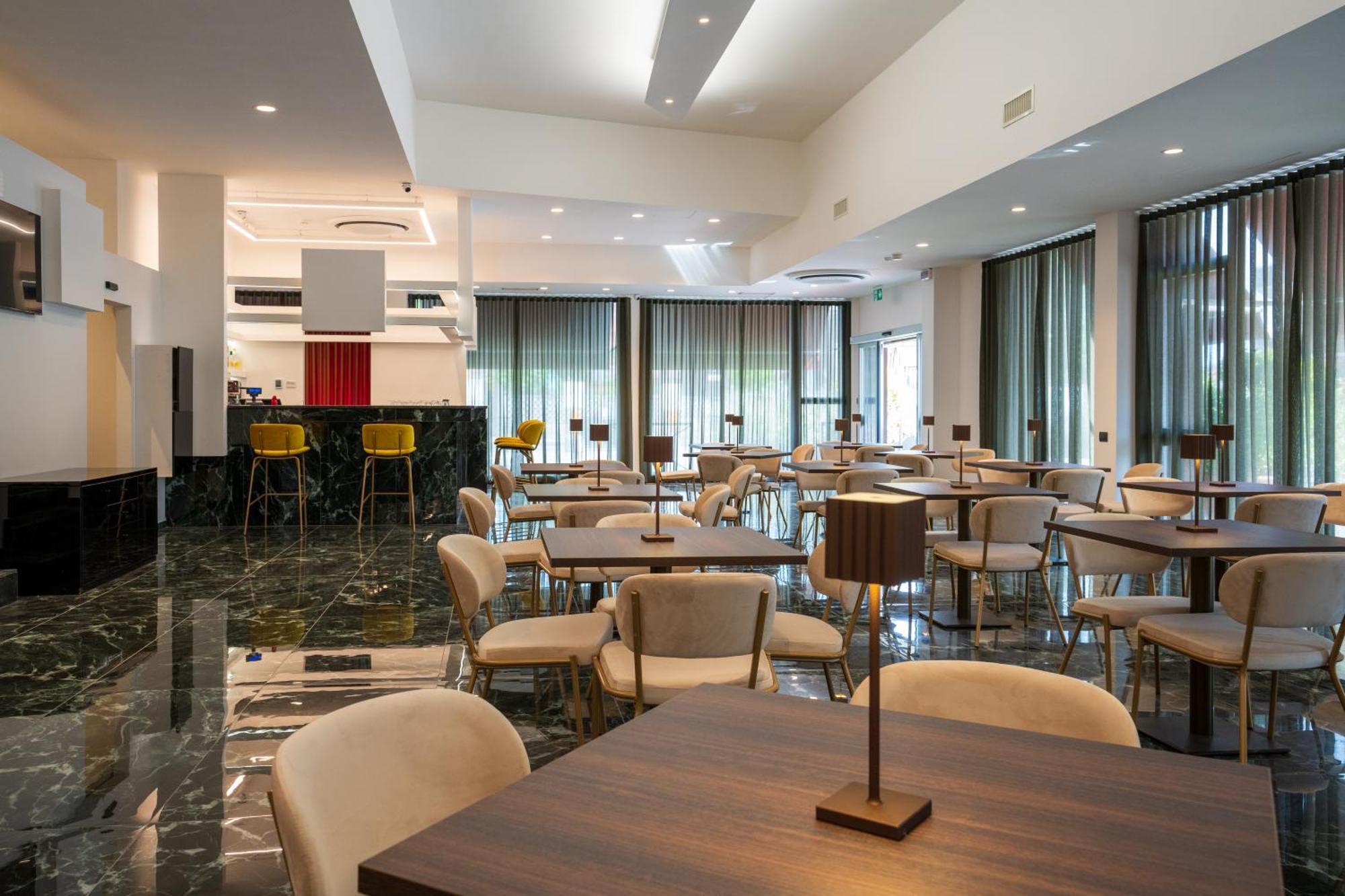 Hotel Bula 波拉特 外观 照片
