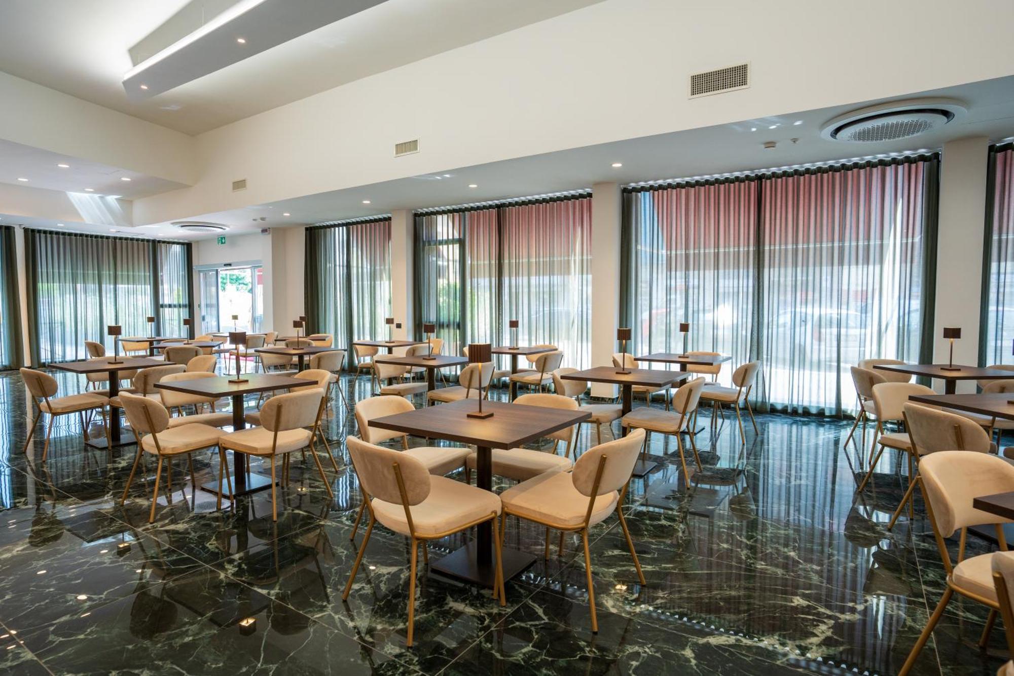 Hotel Bula 波拉特 外观 照片